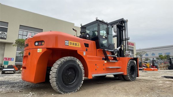 HNF-250 25吨 重型叉车 - Image 2