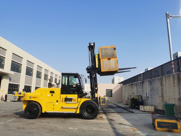 HNF-150S 15吨 重型叉车 - Image 3