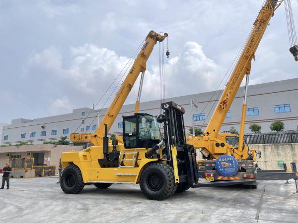 HNF-350 35吨 重型叉车 - Image 4