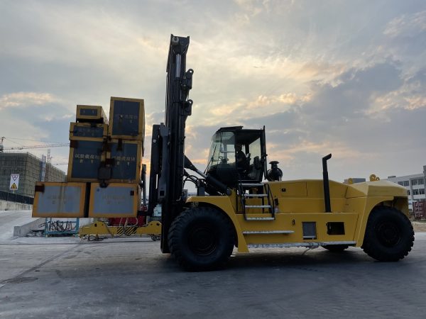 HNF-400 40吨 重型叉车 - Image 6